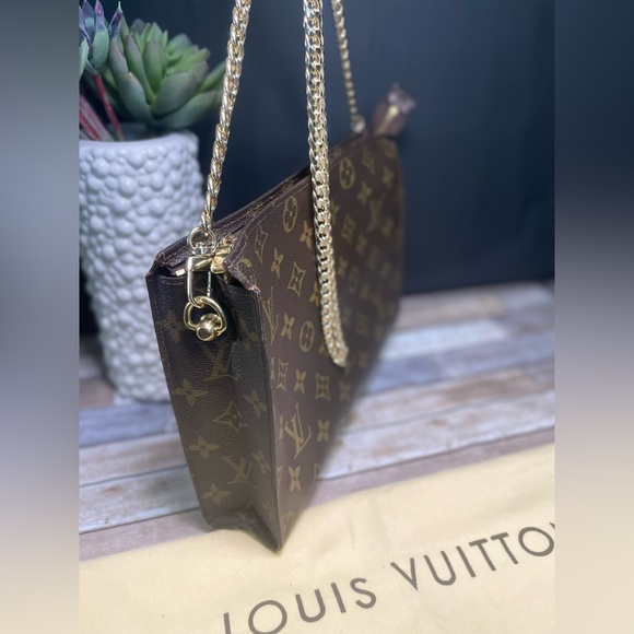 Louis Vuitton Pouch 26 and Wallet - Picture 3 of 13